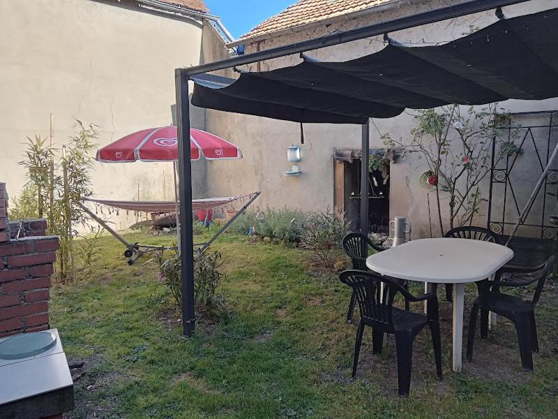 Appartement Le Labyrinthe Du Peintre Bransat Εξωτερικό φωτογραφία